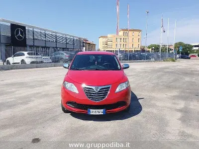 Usata Lancia Ypsilon Silver 69 CV (50 kW) 2013 Rosso Utilitaria