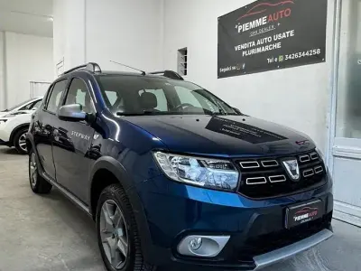 Usata Dacia Sandero Stepway 95 CV (69 kW) 2019 Blu Berlina