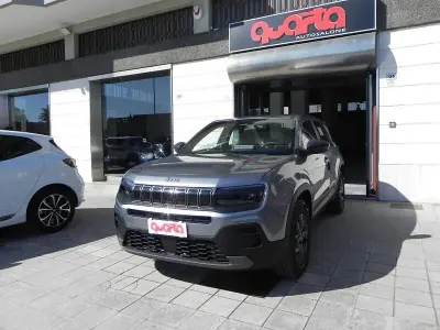 Nuova Jeep Avenger Longitude 100 CV (73 kW) 2026 Grigio SUV