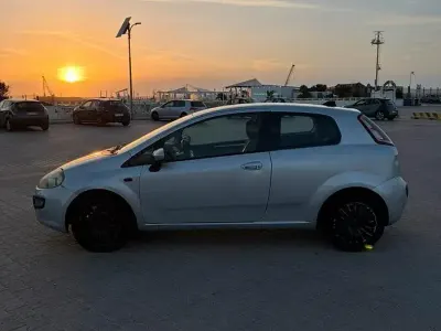 Usata Fiat Punto 77 CV (56 kW) 2009 Grigio Utilitaria