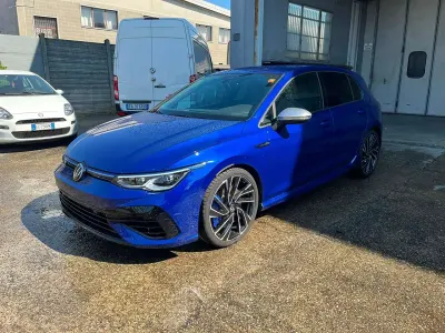 Usata VW Golf VIII R 320 CV (235 kW) 2024 Blu/azzurro Berlina