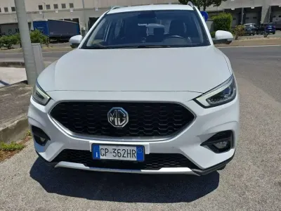 Usata MG ZS Luxury 106 CV (77 kW) 2023 Bianco SUV