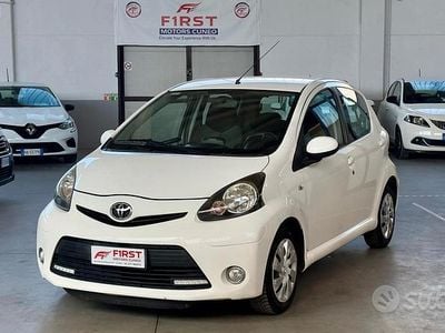 Usata Toyota Aygo Edition 68 CV (50 kW) 2013 Bianco Utilitaria