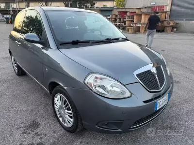 Usata Lancia Ypsilon 60 CV (44 kW) 2007 Grigio Utilitaria