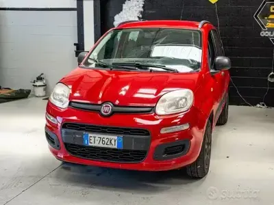Usata Fiat Panda Easy 85 CV (62 kW) 2013 Rosso Utilitaria