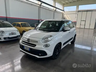 Begagnad Fiat 500L Mirror 95 HK (69 kW) 2020 Vit Minibuss