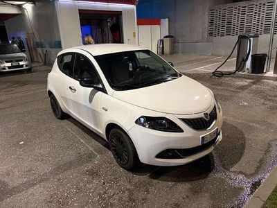 Usata Lancia Ypsilon Silver 69 CV (50 kW) 2022 Utilitaria