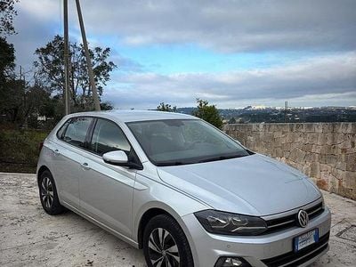 Usata VW Polo Comfortline 75 CV (55 kW) 2017 Grigio Utilitaria