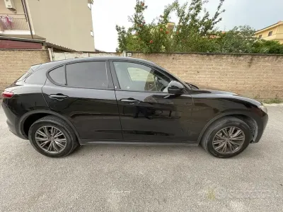 Usata Alfa Romeo Stelvio 190 CV (139 kW) 2019 Nero SUV