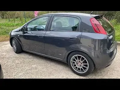 Usata Fiat Grande Punto 75 CV (55 kW) 2009 Grigio Utilitaria