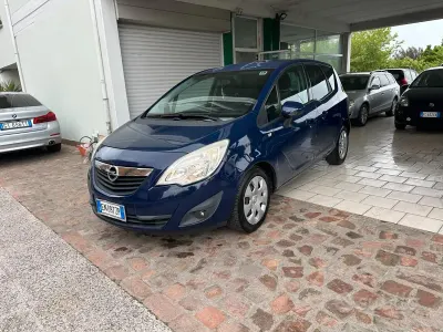 Usado Opel Meriva 110 CV (80 kW) 2012 Azul Monovolumen