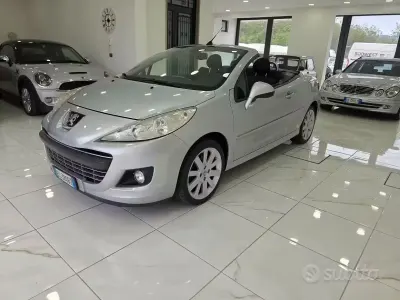 Usata Peugeot 207 CC 120 CV (88 kW) 2010 Grigio Cabrio