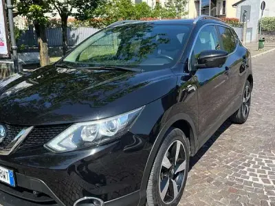 Usata Nissan Qashqai Tekna 110 CV (80 kW) 2015 Nero SUV