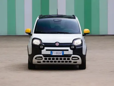 Nuova Fiat Panda Icon 65 CV (47 kW) 2026 Rosso passione (pastello) Utilitaria