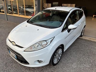 Usata Ford Fiesta Sport 82 CV (60 kW) 2009 Bianco Utilitaria