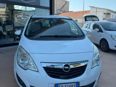Usata Opel Meriva 95 CV (69 kW) 2014 Bianco Monovolume