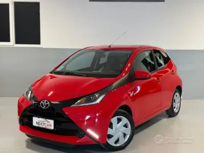 Usata Toyota Aygo Cool 69 CV (50 kW) 2017 Rosso Utilitaria