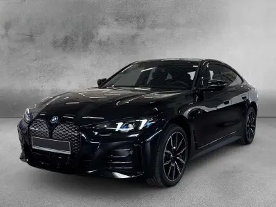 Usata BMW i4 M Sport 210 kW (286 CV) 2025 Black sapphire metallic Berlina