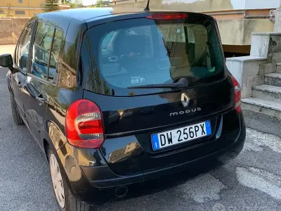 Usata Renault Modus 75 CV (55 kW) 2009 Nero Monovolume