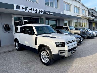 Usata Land Rover Defender HSE 250 CV (183 kW) 2021 Bianco SUV
