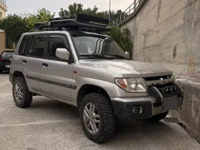 Usata Mitsubishi Pajero 129 CV (94 kW) 2001 Grigio SUV