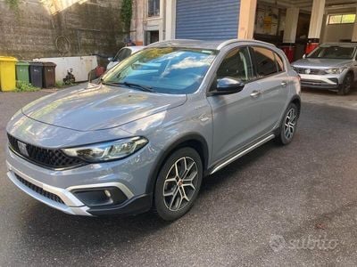 Usata Fiat Tipo Cross 131 CV (96 kW) 2022 Grigio Berlina