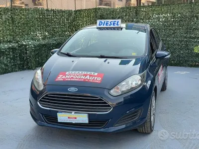 Usata Ford Fiesta 75 CV (55 kW) 2015 Blu Utilitaria