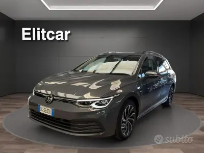 Usata VW Golf VIII Life 110 CV (80 kW) 2021 Grigio Station wagon