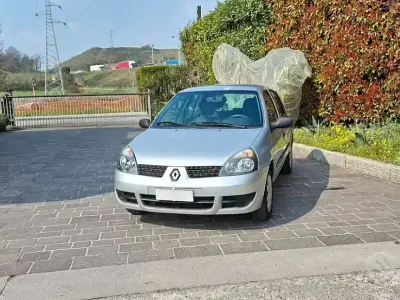 Brugt Renault Clio II 58 HK (42 kW) 2009 Grå Sedan