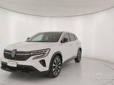 Usata Renault Austral Techno 200 CV (147 kW) 2023 Bianco SUV