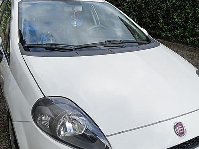 Usata Fiat Grande Punto 75 CV (55 kW) 2014 Bianco Utilitaria
