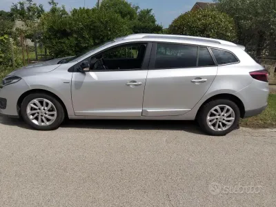 Usata Renault Mégane GrandTour 110 CV (80 kW) 2015 Grigio Station wagon