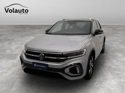 Usata VW T-Roc R-line 116 CV (85 kW) 2023 Argento SUV