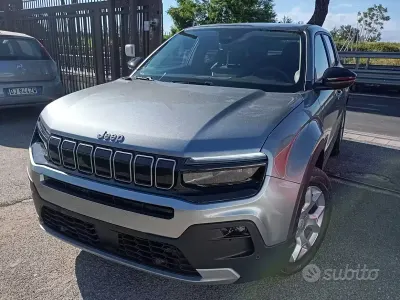 Usata Jeep Avenger EV Altitude 114 kW (156 CV) 2025 Grigio SUV