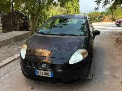 Usata Fiat Punto 75 CV (55 kW) 2006 Bluazzurro Utilitaria