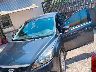 Usata Ford Focus 109 CV (80 kW) 2011 Grigio Berlina
