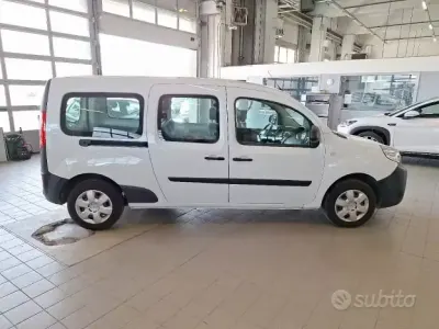 Usata Renault Kangoo 116 CV (85 kW) 2022 Bianco Monovolume