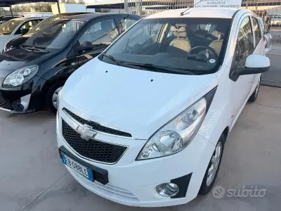 Begagnad Chevrolet Spark 68 HK (50 kW) 2012 Vit Halvkombi