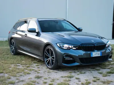 Begagnad BMW 320e M Sport 190 HK (139 kW) 2022 Grå Kombi