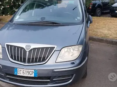 Usata Lancia Phedra 136 CV (100 kW) 2010 Blu Monovolume