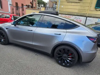 Usata Tesla Model Y Performance 155 kW (211 CV) 2023 Grigio SUV