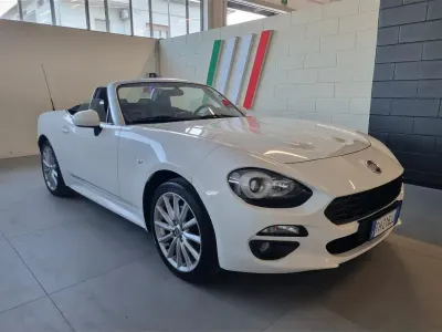 Usata Fiat 124 Spider Lusso 140 CV (102 kW) 2017 Bianco Cabrio