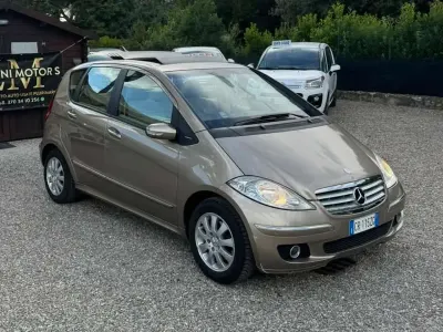 Usata Mercedes A170 Elegance 116 CV (85 kW) 2004 Oro Monovolume
