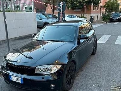 Usata BMW 116 122 CV (89 kW) 2007 Nero Utilitaria