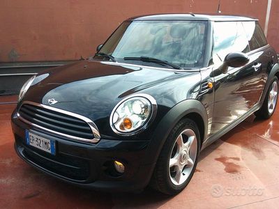 Usata Mini Cooper D 89 CV (65 kW) 2013 Nero Utilitaria