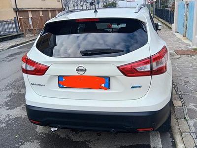 Używany Nissan Qashqai 110 KM (80 kW) 2015 Biały SUV