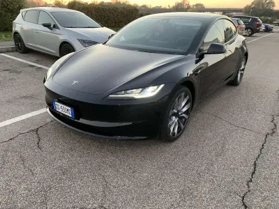Usata Tesla Model 3 Long Range AWD 359 kW (489 CV) 2023 Nero Berlina