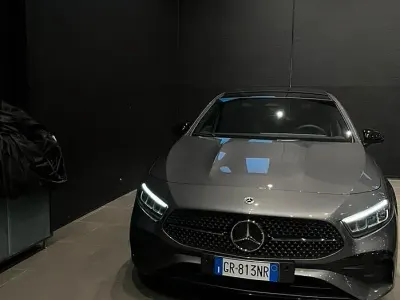 Usata Mercedes 180 AMG line 116 CV (85 kW) 2023 Grigio Berlina