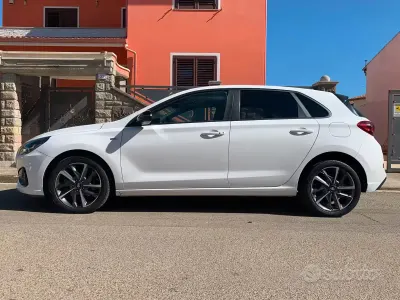 Usata Hyundai i30 136 CV (100 kW) 2020 Bianco Berlina