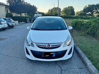 Usata Opel Corsa 75 CV (55 kW) 2013 Bianco Berlina